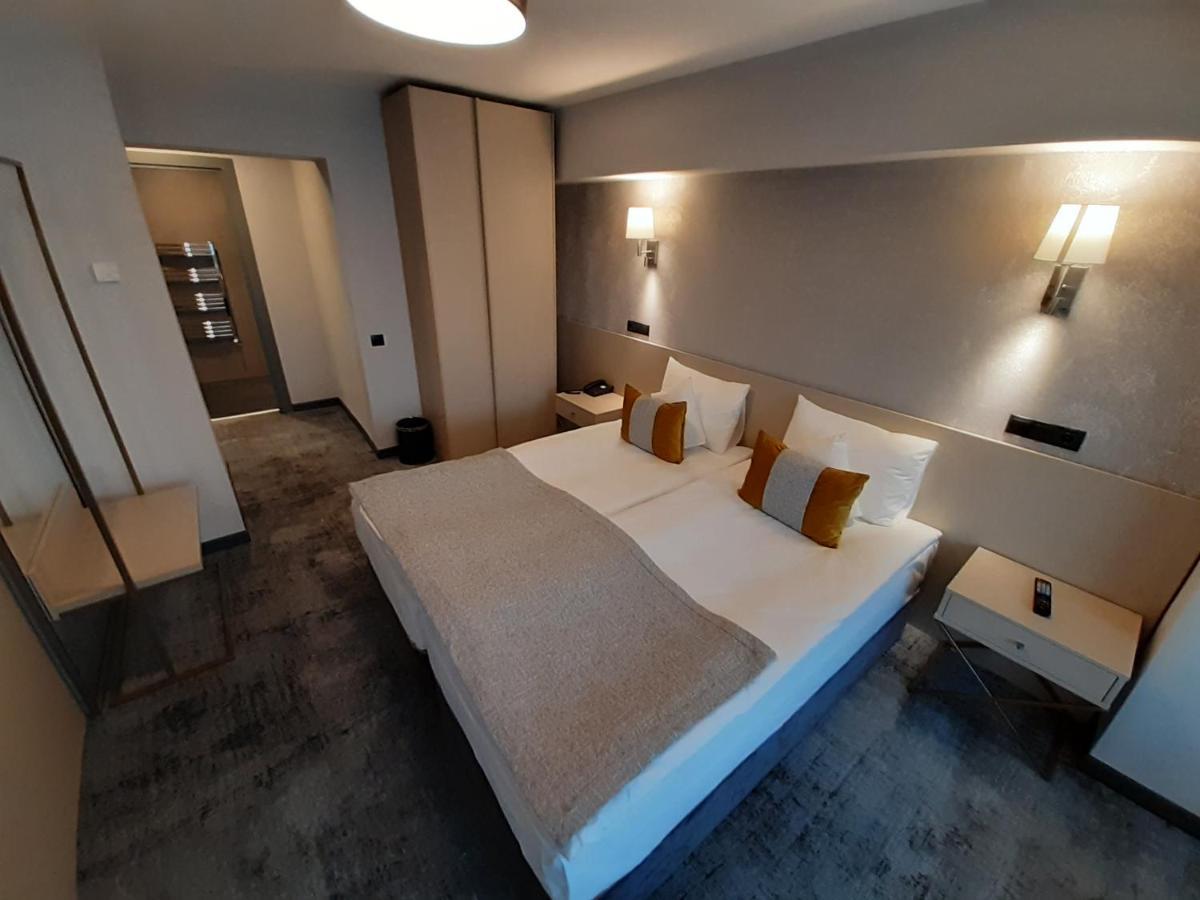 Hotel Univers كلوج-نابوكا المظهر الخارجي الصورة